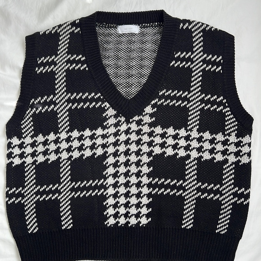 Oak and Fort houndstooth sweater vest